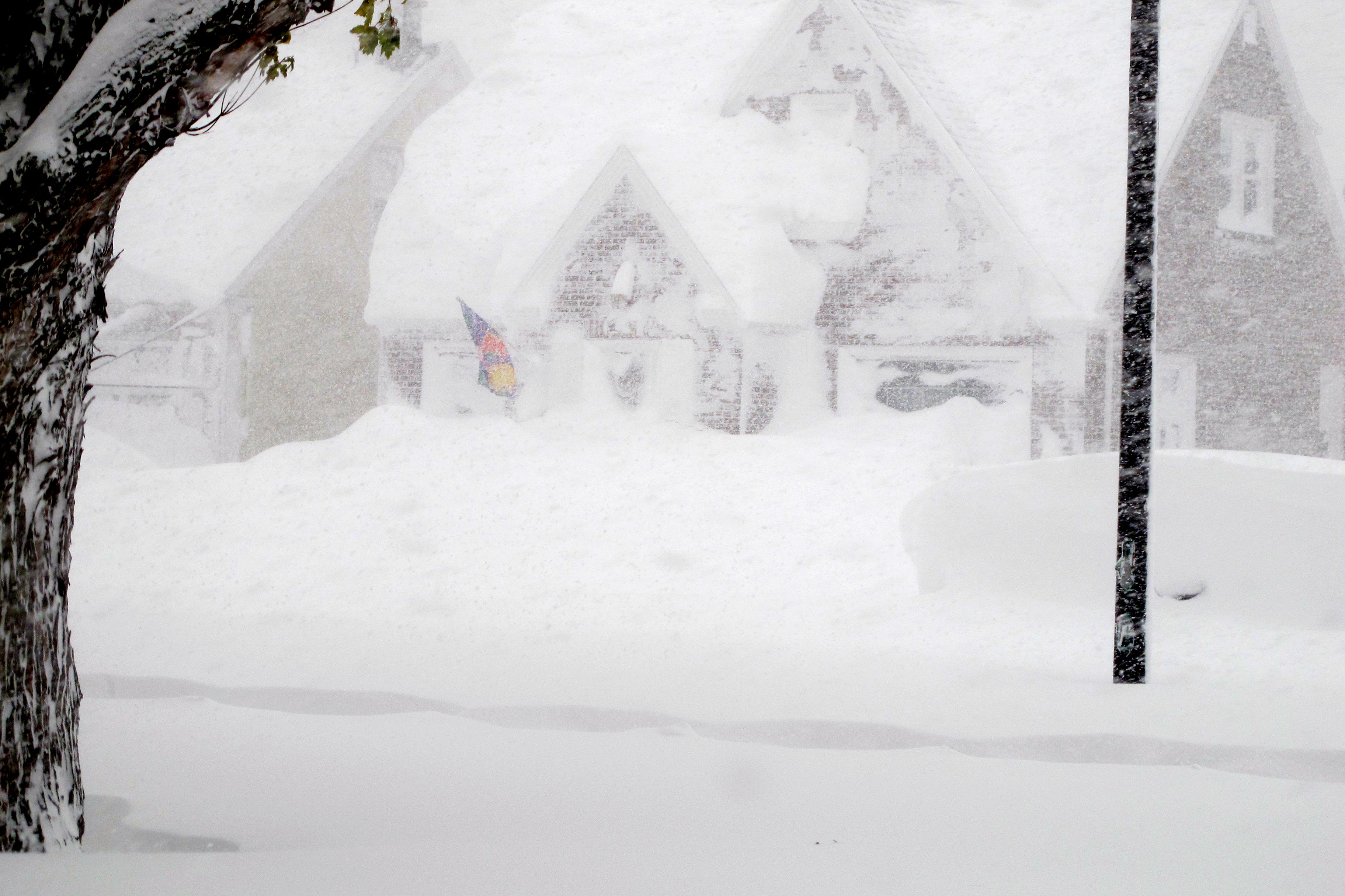 gli-stati-uniti-nel-gelo-buffalo-sotto-un-muro-di-neve-foto-photogallery-rai-news